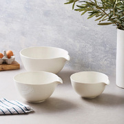 ����� ��� ��������� White Basics Round 26�� IA0111