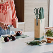 ����� ����� Leo Forest 3950351