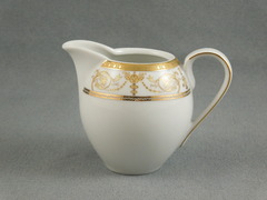 �������� Yvonne ������� ����� 200��