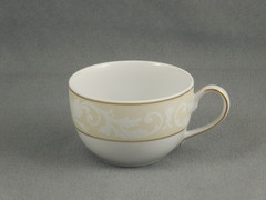 ����� ������ ����� ��� ������ Yvonne ������� 250��