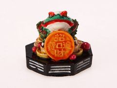 Фигурка декоративная Лягушка с монетой 5см 566-519