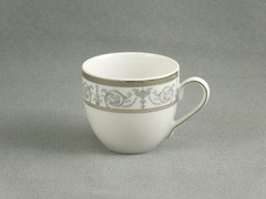 ����� ����� ��� ���� ��� ������ Yvonne ������� 170��